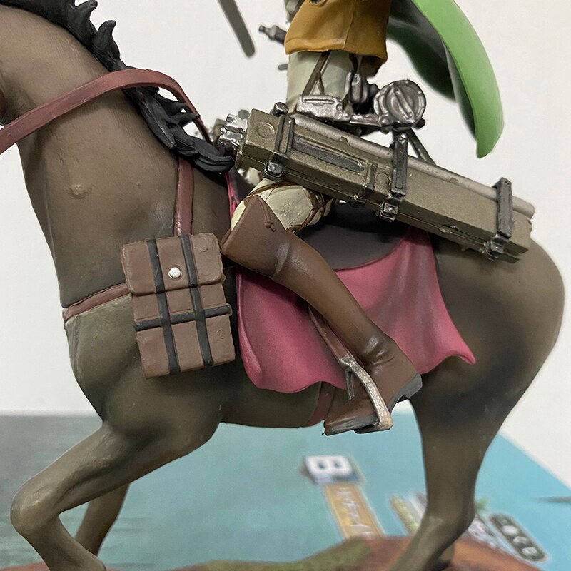Figurine Attaque des titans </br>Livaï sur son cheval